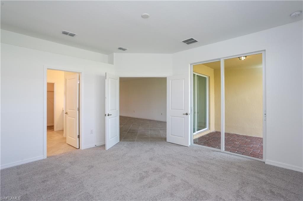 2599 Vine Ave, Naples, FL 34120-10
