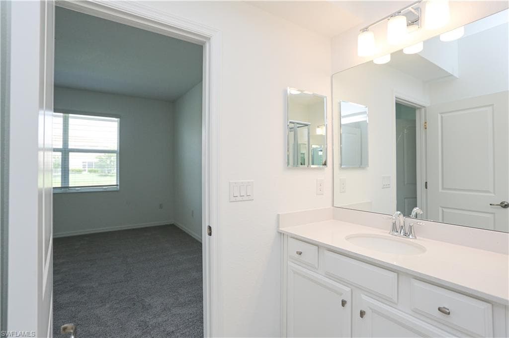 2599 Vine Ave, Naples, FL 34120-16