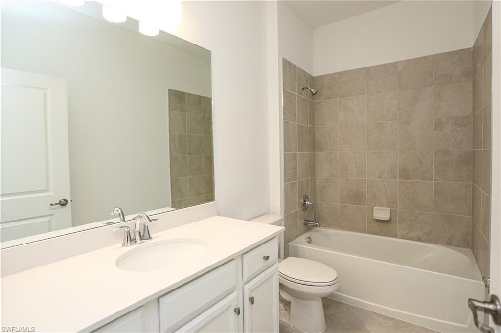 2599 Vine Ave, Naples, FL 34120-20