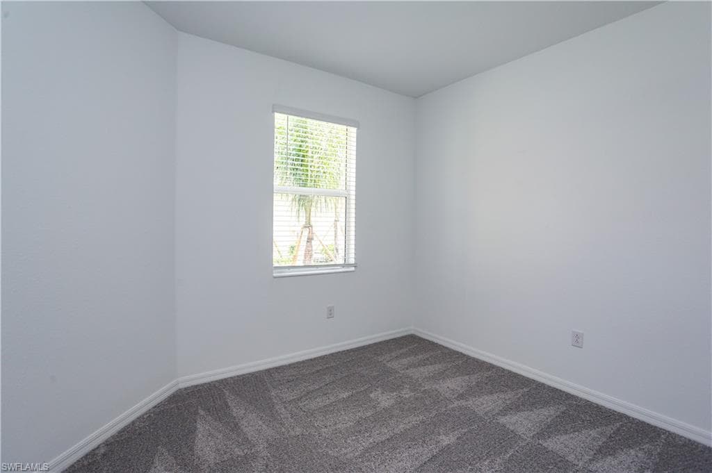 2599 Vine Ave, Naples, FL 34120-22
