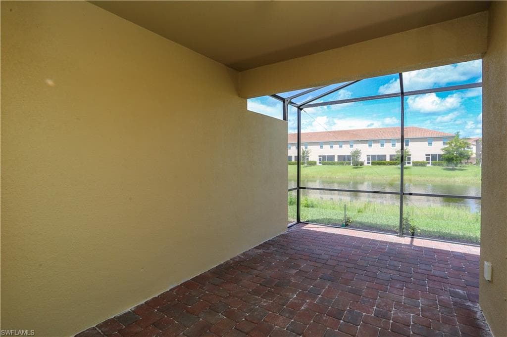 2599 Vine Ave, Naples, FL 34120-24