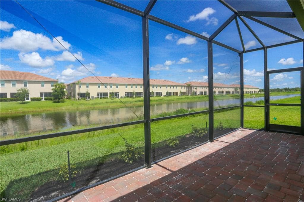 2599 Vine Ave, Naples, FL 34120-25