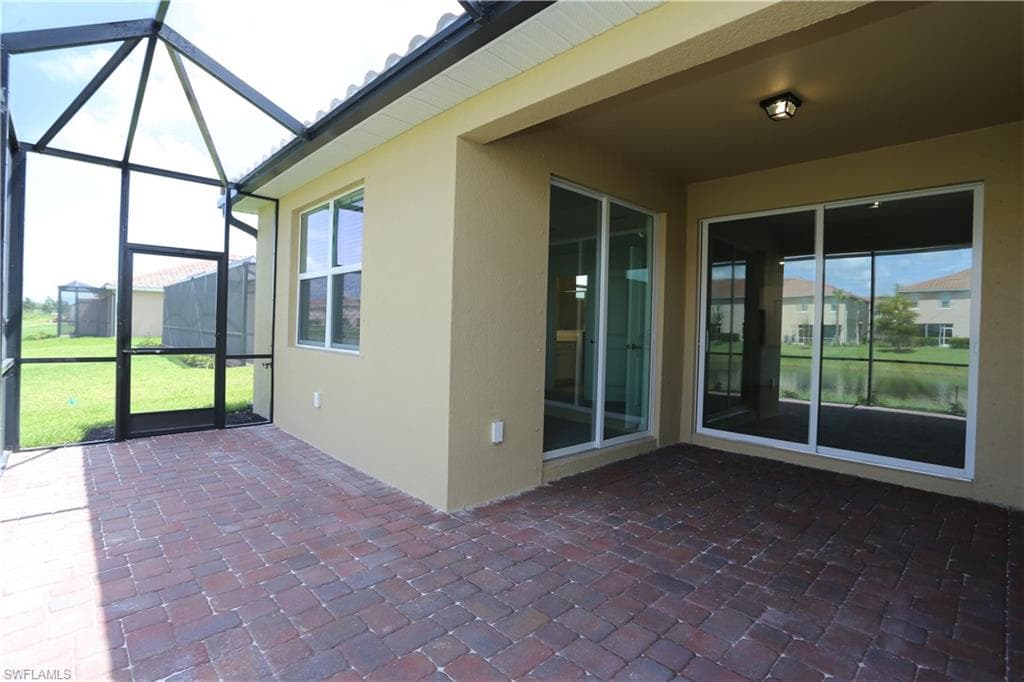 2599 Vine Ave, Naples, FL 34120-27