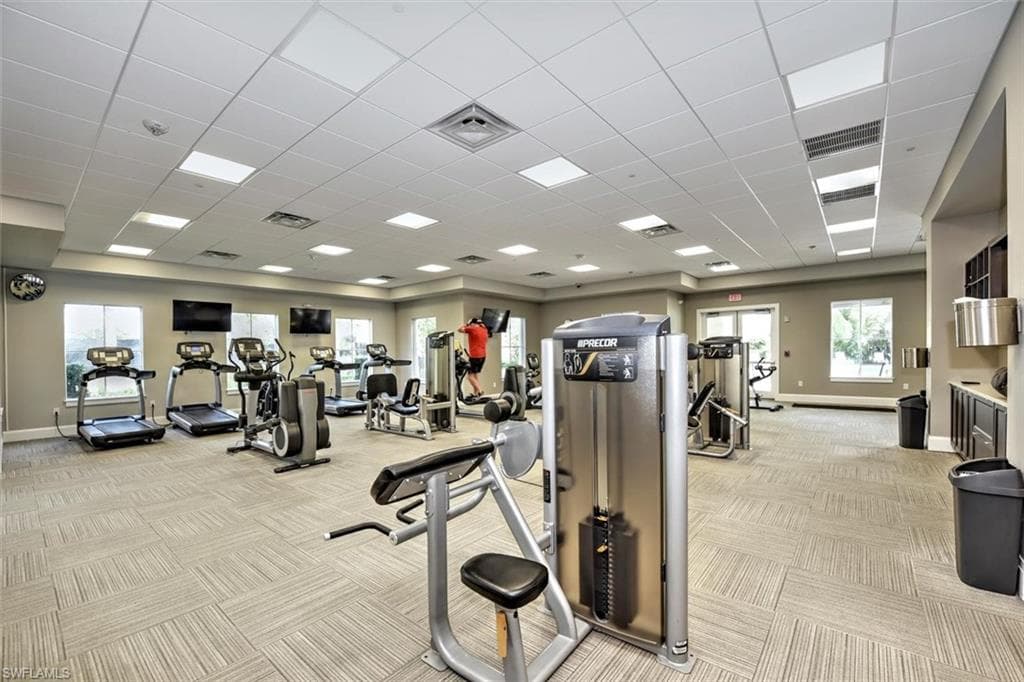 2599 Vine Ave, Naples, FL 34120-36