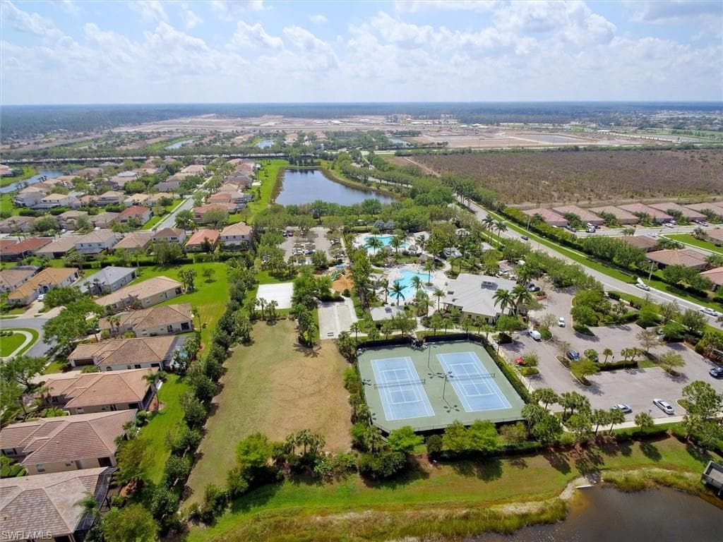 2599 Vine Ave, Naples, FL 34120-38
