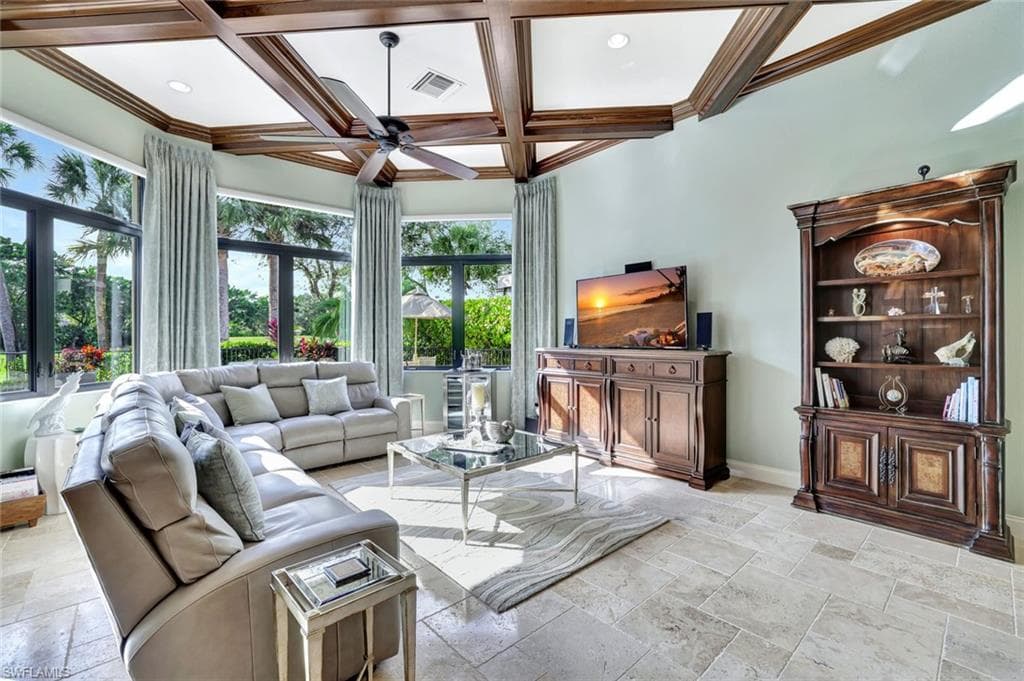 8556 Majorca Ln, Naples, FL 34114-8