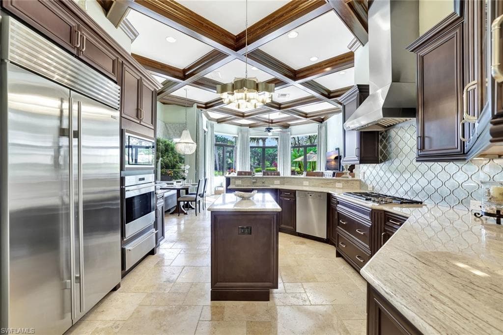 8556 Majorca Ln, Naples, FL 34114-9
