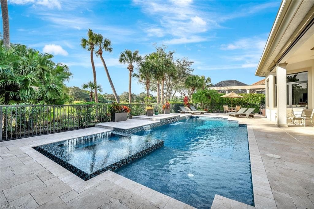 8556 Majorca Ln, Naples, FL 34114-1