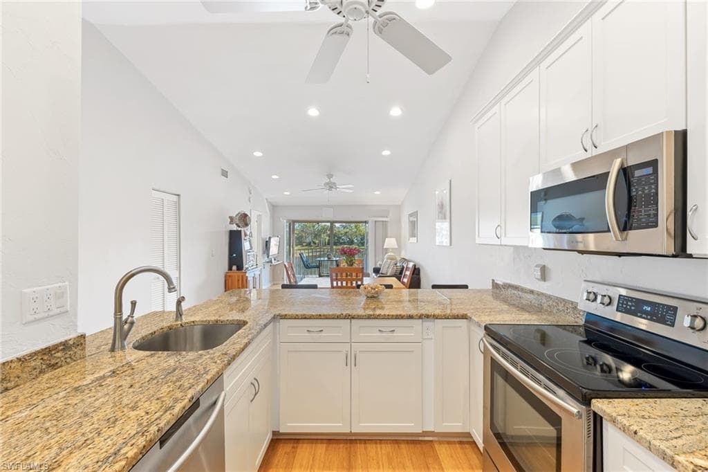 834 Gulf Pavilion Dr 201, Naples, FL 34108-4