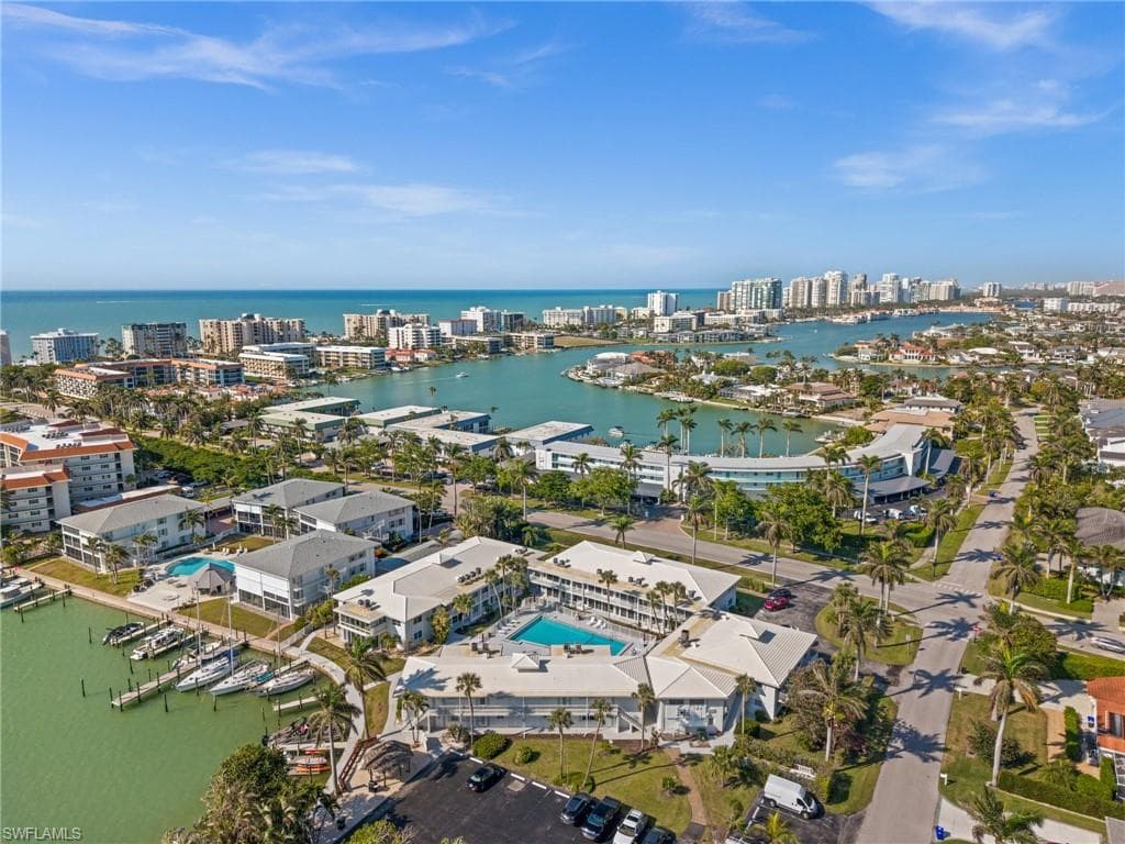342 Harbour Dr, Naples, FL 34103-25