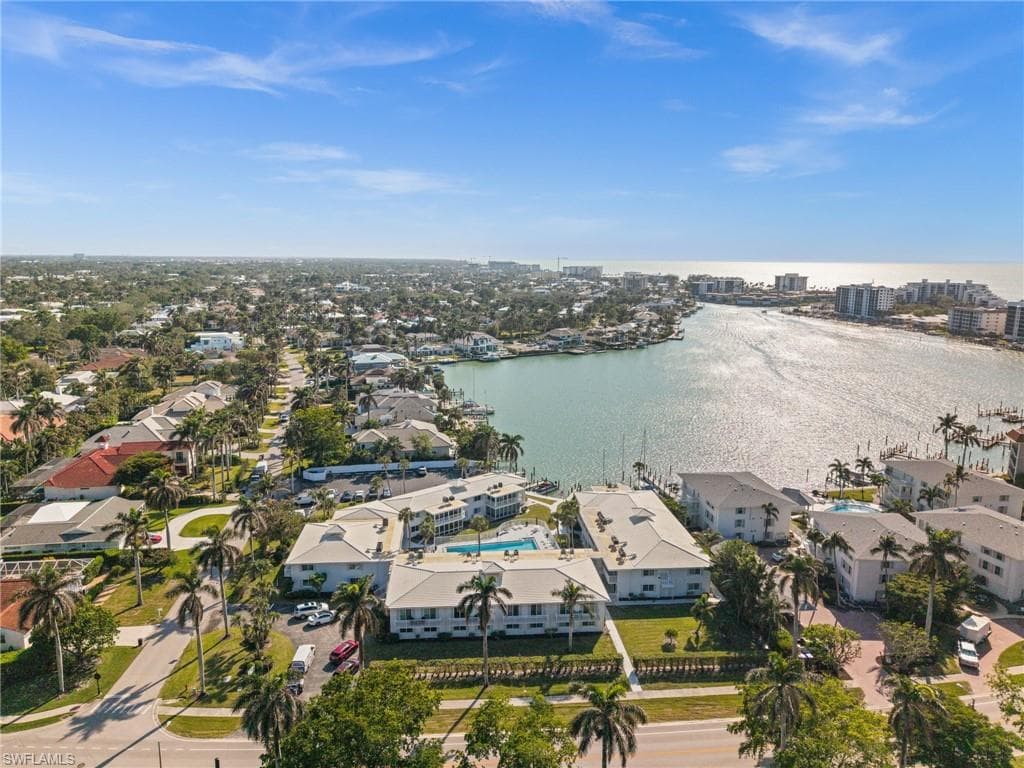 342 Harbour Dr, Naples, FL 34103-26
