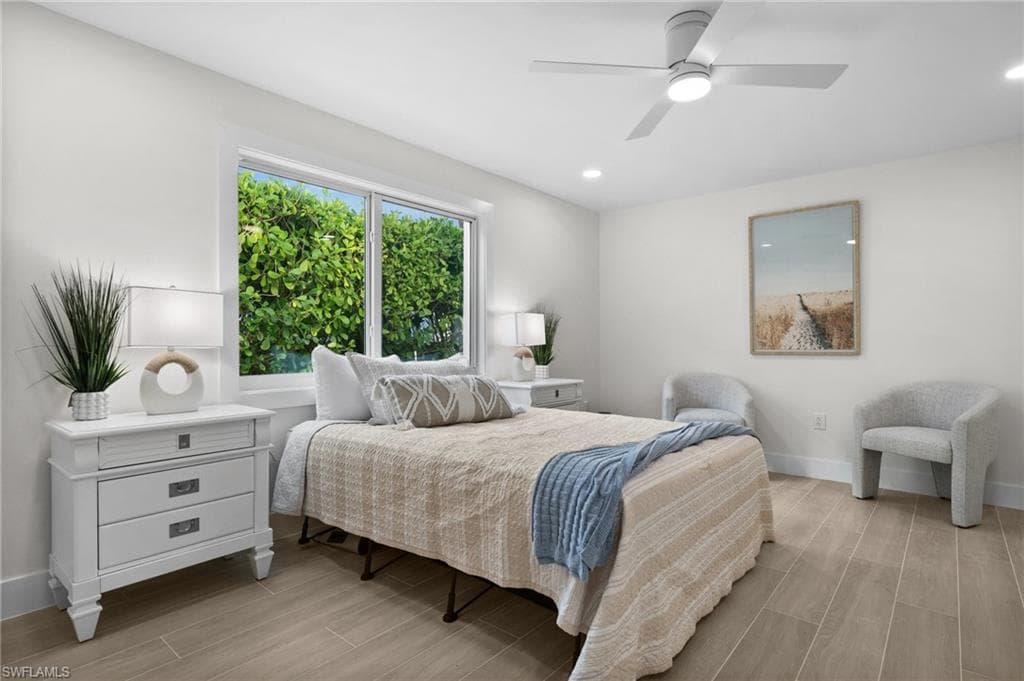 342 Harbour Dr, Naples, FL 34103-6