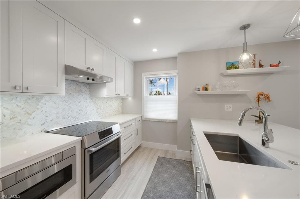 3483 Gulf Shore Blvd N 106, Naples, FL 34103-13