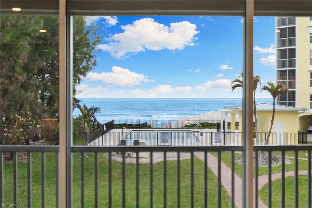 3483 Gulf Shore Blvd N 106, Naples, FL 34103-1