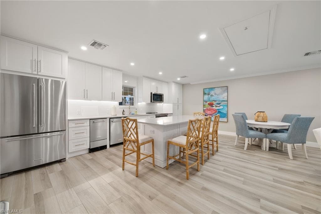 3483 Gulf Shore Blvd N 106, Naples, FL 34103-32