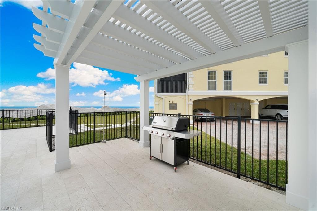 3483 Gulf Shore Blvd N 106, Naples, FL 34103-38