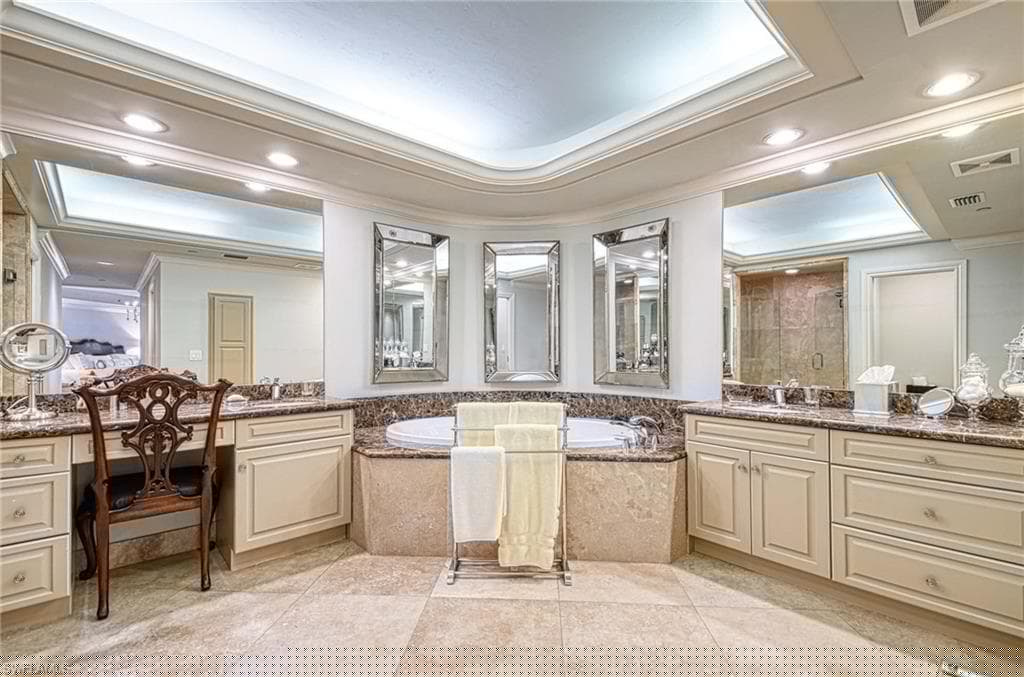 4951 Gulf Shore Blvd N 104, Naples, FL 34103-23