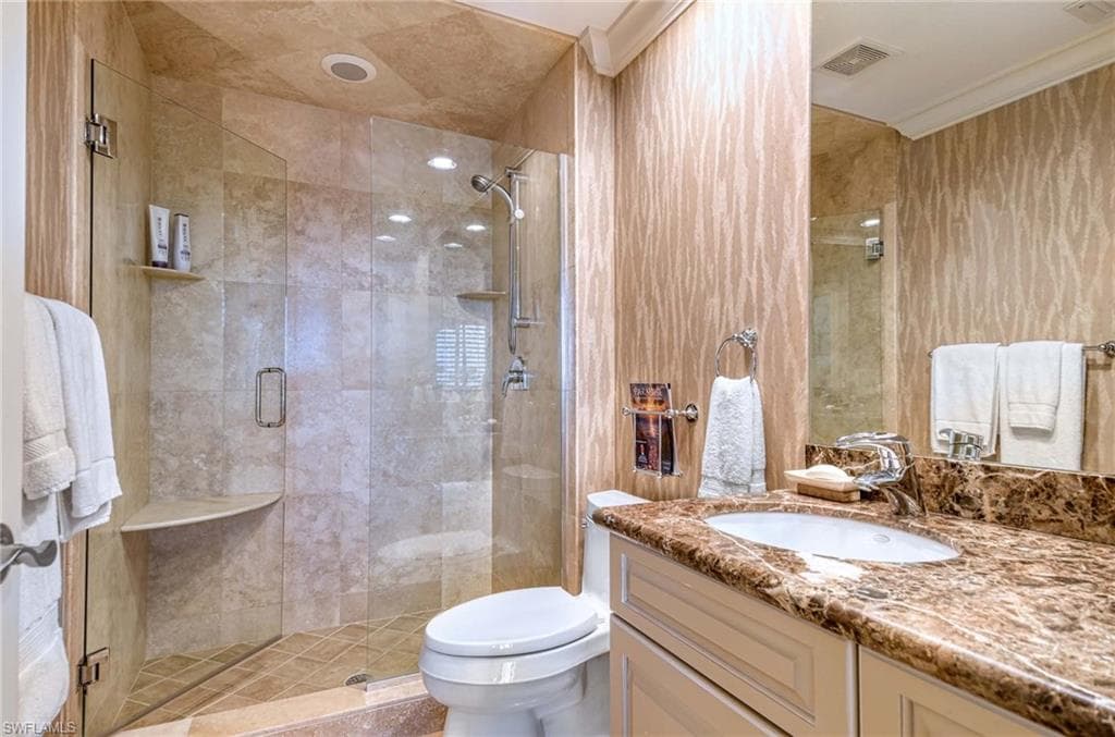4951 Gulf Shore Blvd N 104, Naples, FL 34103-27