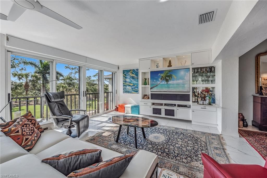764 Eagle Creek Dr 301, Naples, FL 34113-4