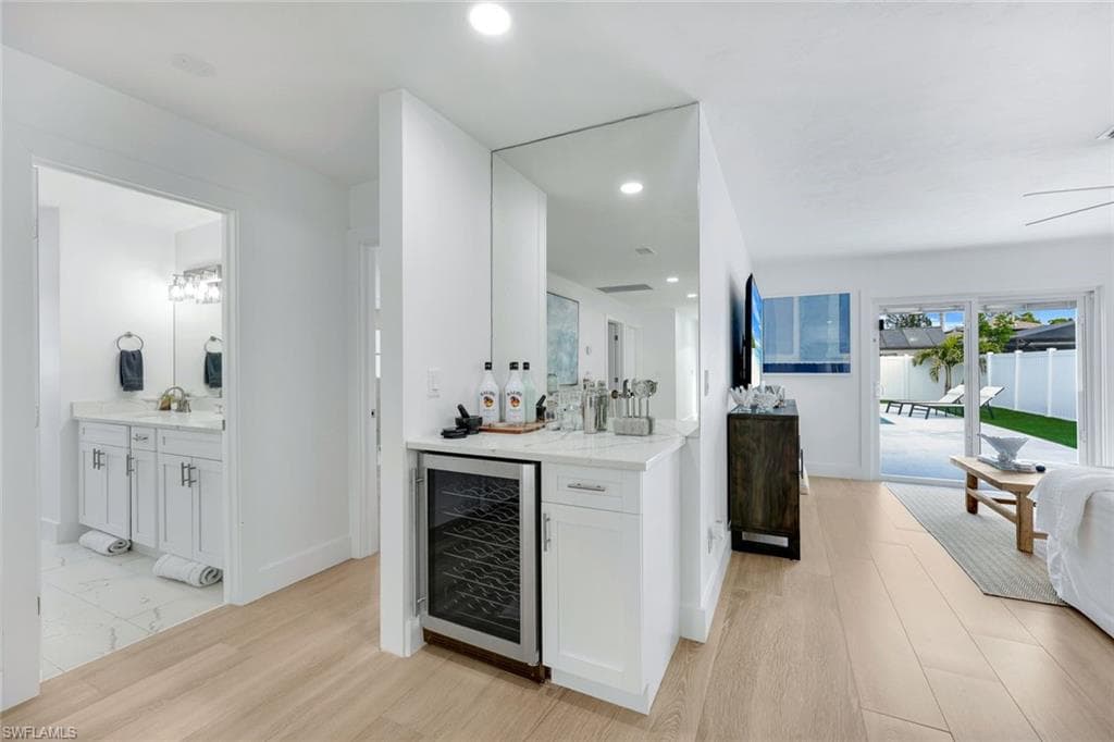 639 98th Ave N, Naples, FL 34108-10