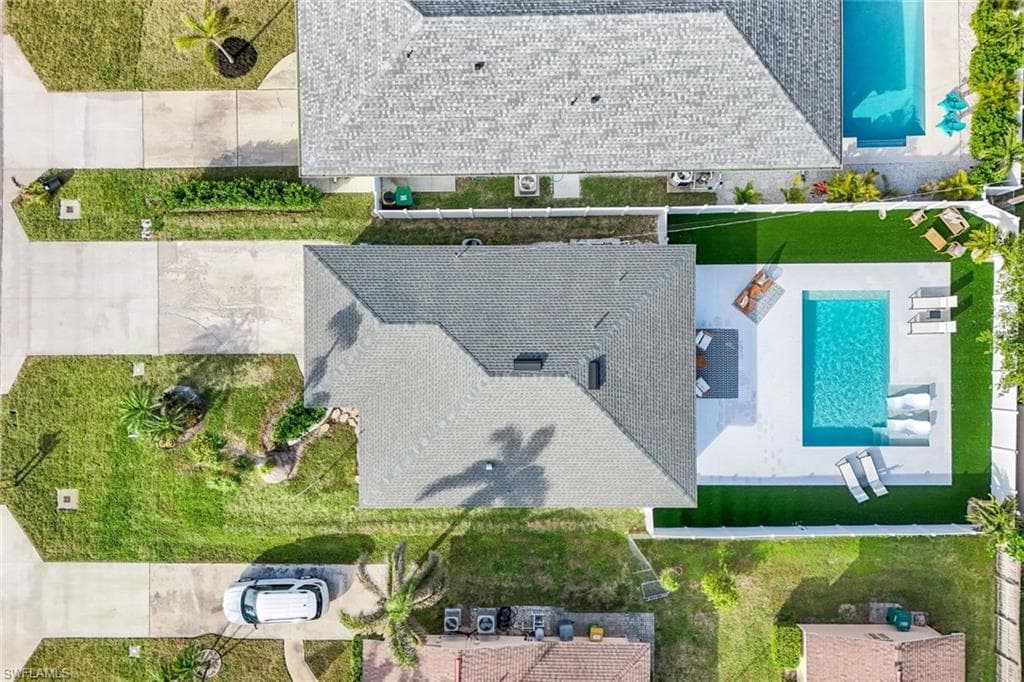 639 98th Ave N, Naples, FL 34108-25