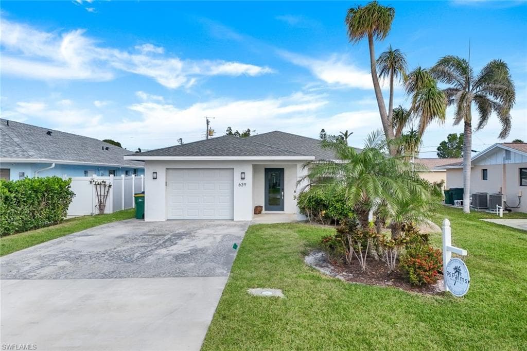 639 98th Ave N, Naples, FL 34108-26