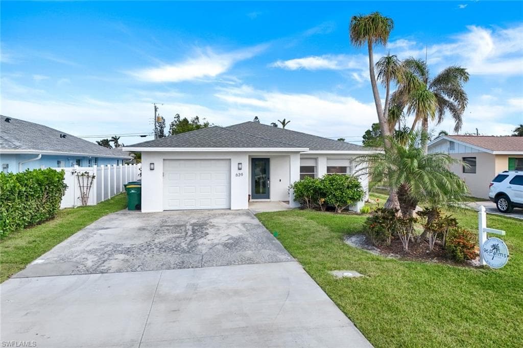 639 98th Ave N, Naples, FL 34108-27