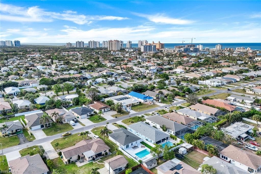 639 98th Ave N, Naples, FL 34108-30