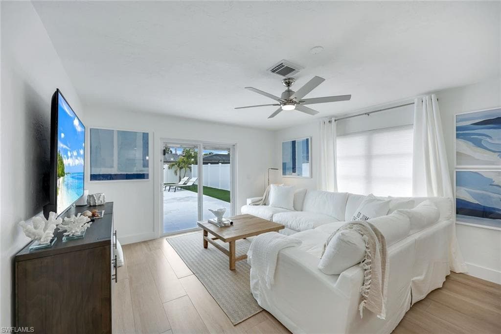 639 98th Ave N, Naples, FL 34108-6