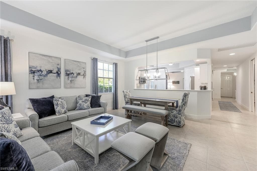 7849 Hawthorne Dr 802, Naples, FL 34113-9