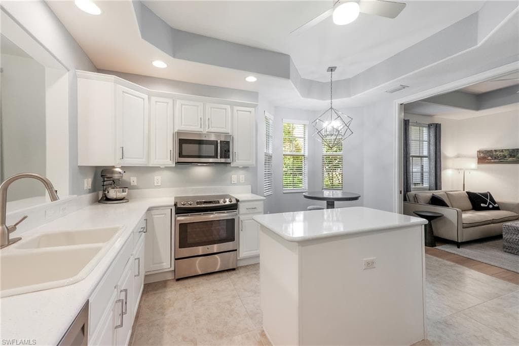7849 Hawthorne Dr 802, Naples, FL 34113-12
