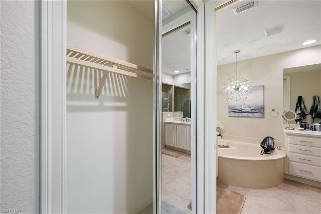 7849 Hawthorne Dr 802, Naples, FL 34113-20