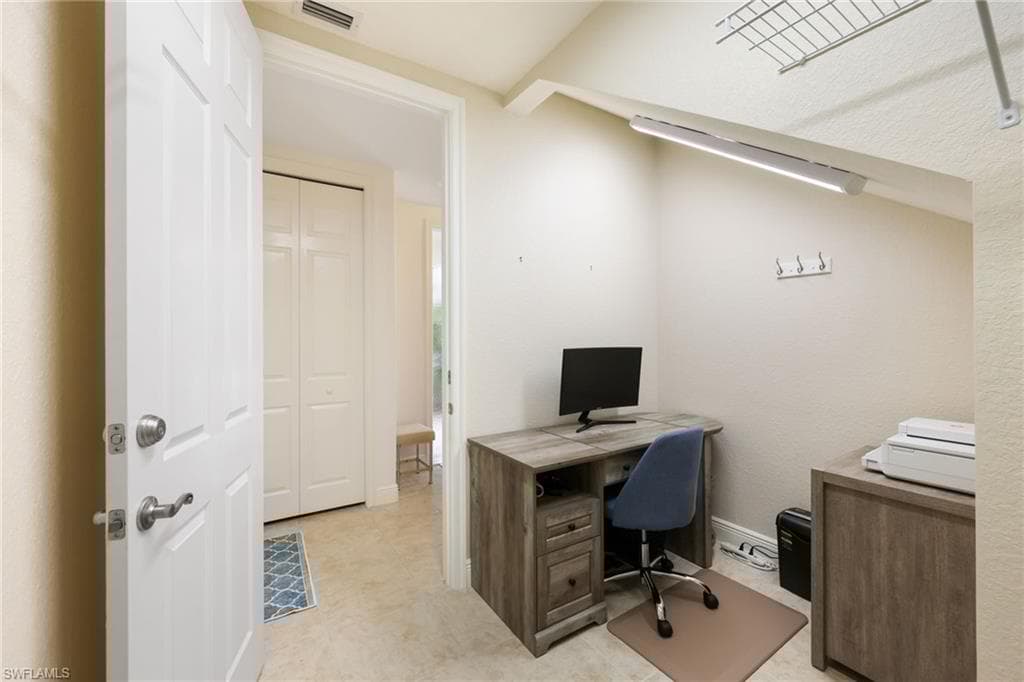 7849 Hawthorne Dr 802, Naples, FL 34113-32