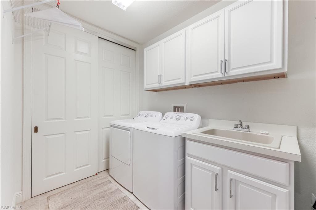 7849 Hawthorne Dr 802, Naples, FL 34113-35