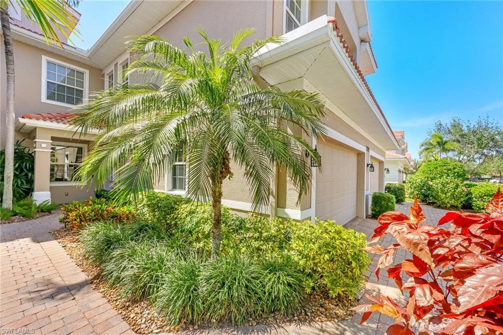 7849 Hawthorne Dr 802, Naples, FL 34113-43