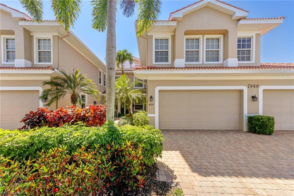7849 Hawthorne Dr 802, Naples, FL 34113-4
