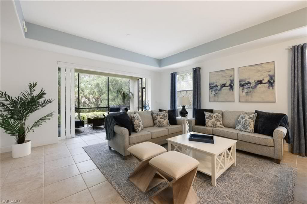 7849 Hawthorne Dr 802, Naples, FL 34113-6