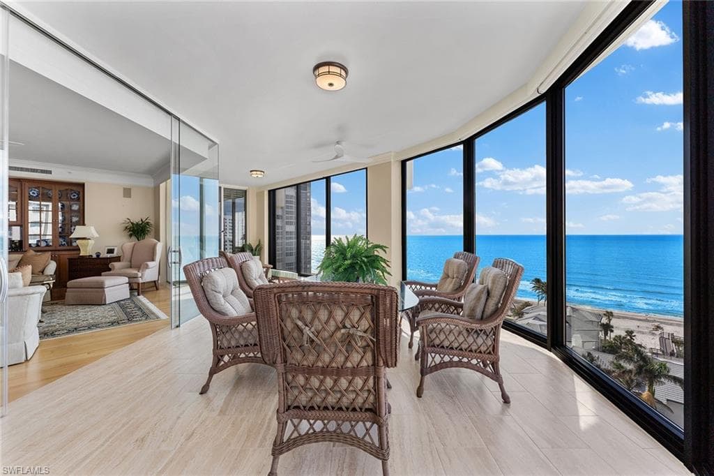 81 Seagate Dr 1103, Naples, FL 34103-9