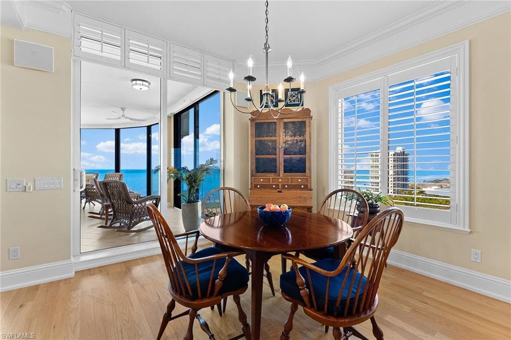 81 Seagate Dr 1103, Naples, FL 34103-14