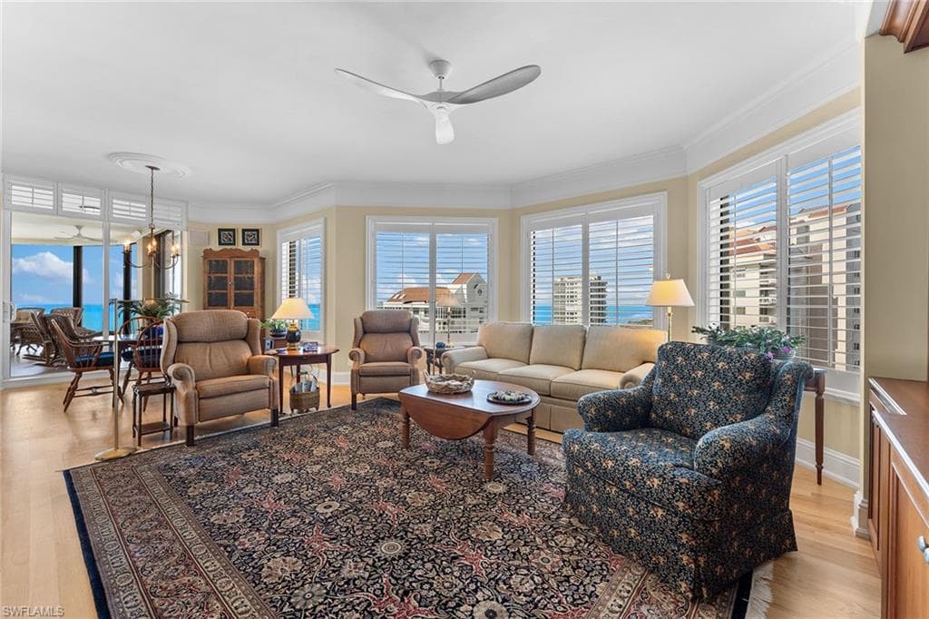 81 Seagate Dr 1103, Naples, FL 34103-16