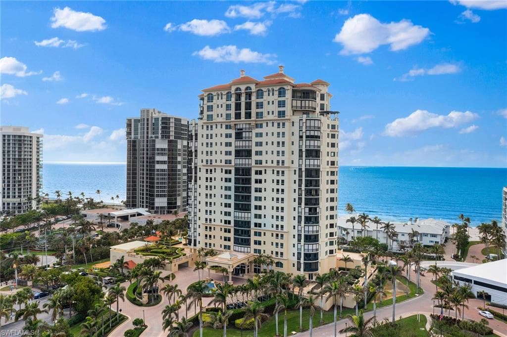 81 Seagate Dr 1103, Naples, FL 34103-1