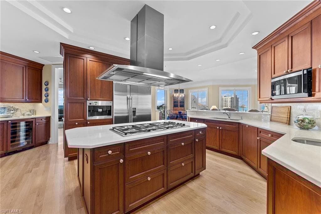 81 Seagate Dr 1103, Naples, FL 34103-20