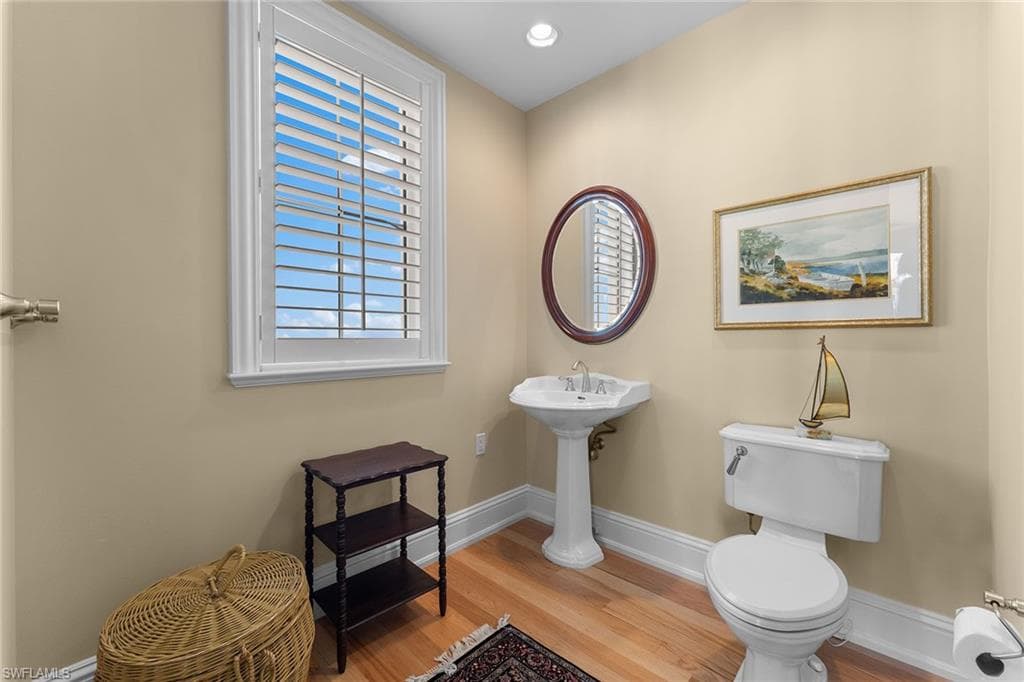 81 Seagate Dr 1103, Naples, FL 34103-24
