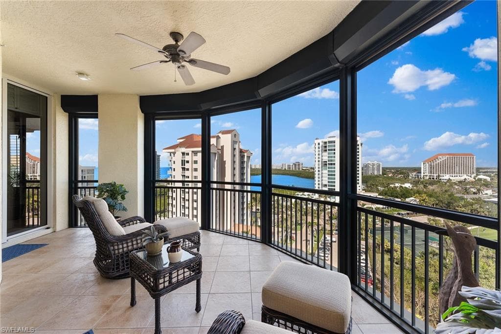 81 Seagate Dr 1103, Naples, FL 34103-25