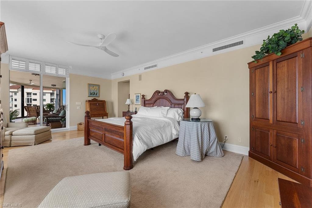 81 Seagate Dr 1103, Naples, FL 34103-29