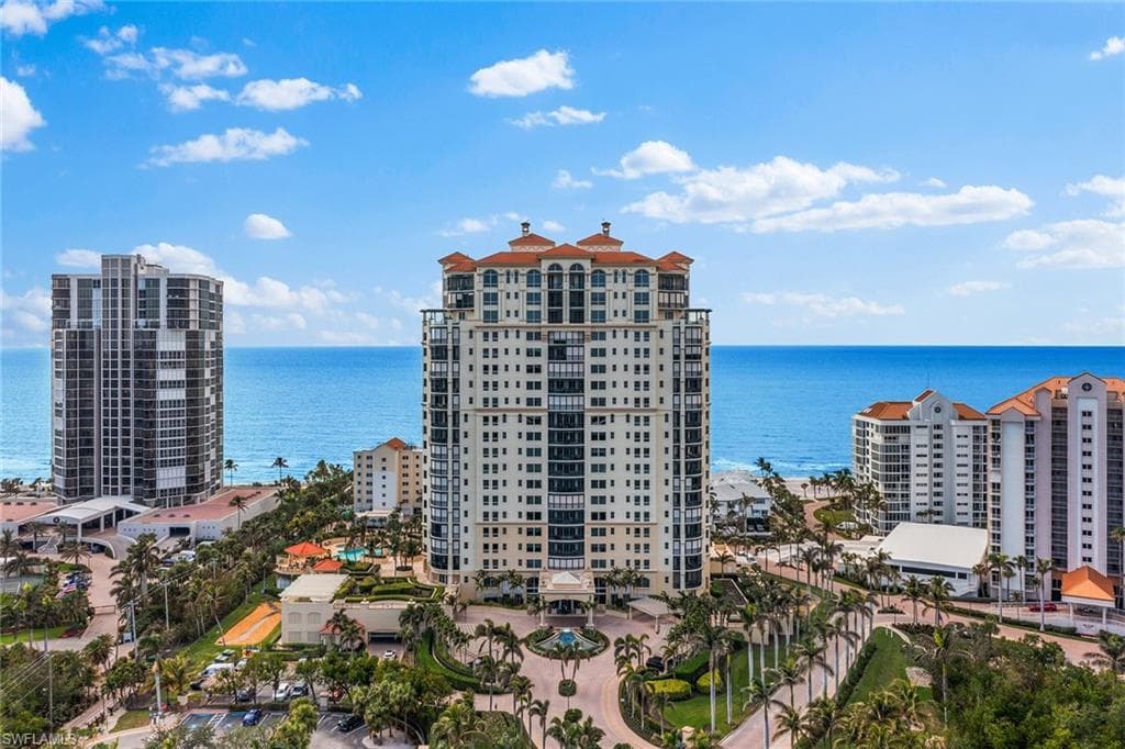 81 Seagate Dr 1103, Naples, FL 34103-34