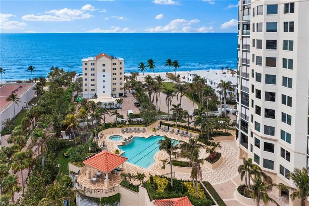 81 Seagate Dr 1103, Naples, FL 34103-35