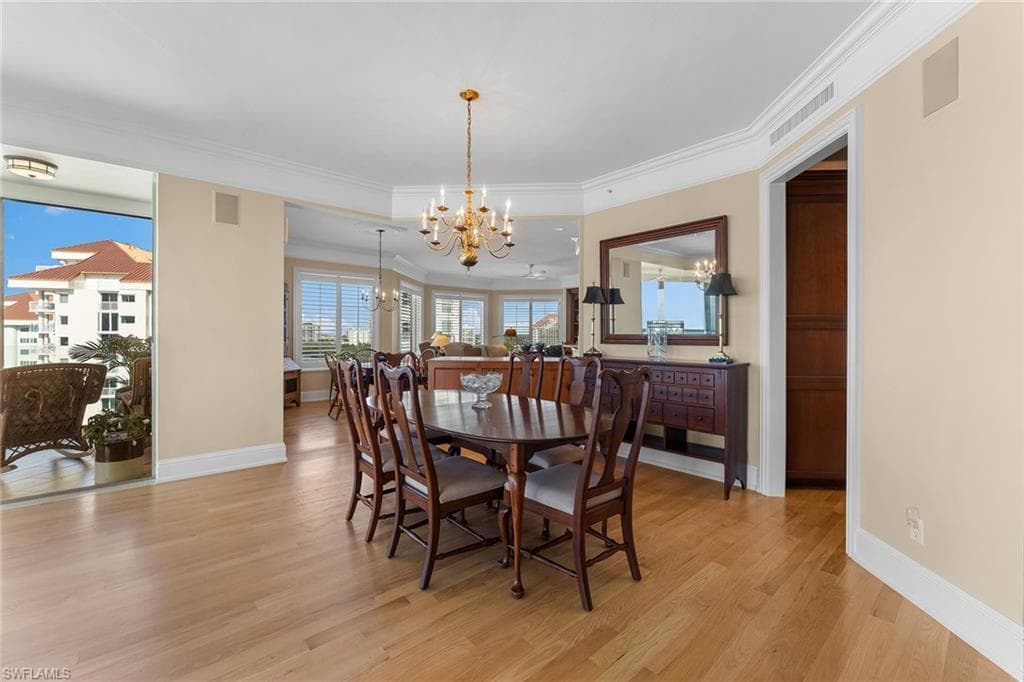 81 Seagate Dr 1103, Naples, FL 34103-39