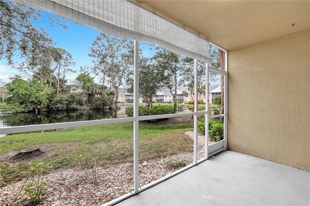 192 Pebble Shores Dr 104, Naples, FL 34110-24