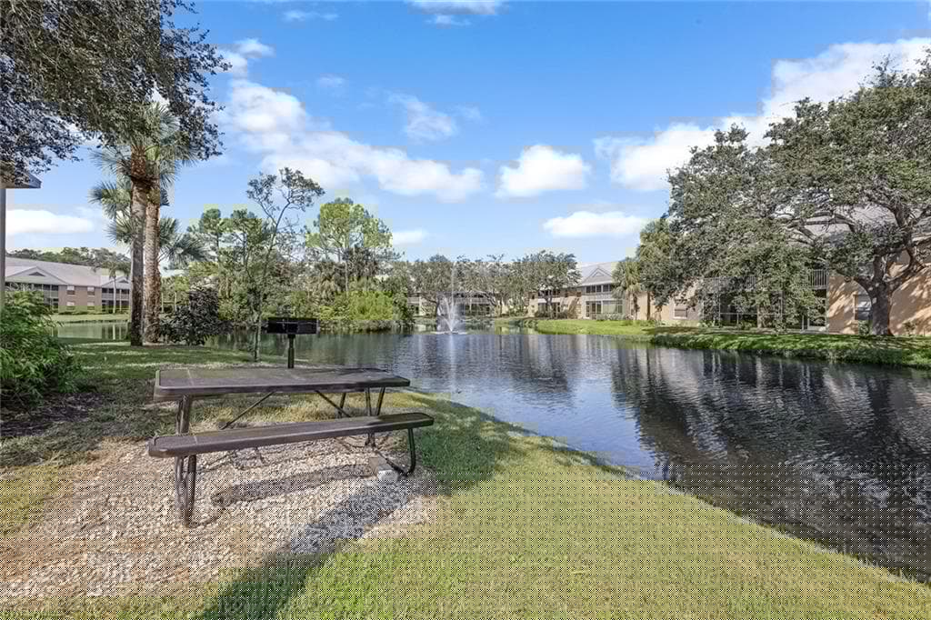 192 Pebble Shores Dr 104, Naples, FL 34110-28